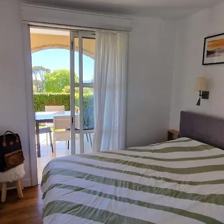 T2 Saint-raphael, Cap Esterel Village, Vue Mer, Rez De Jardin Lägenhet