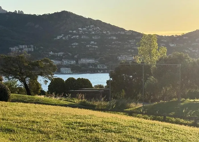 Apartment T2 Saint-raphael, Cap Esterel Village, Vue Mer, Rez De Jardin *